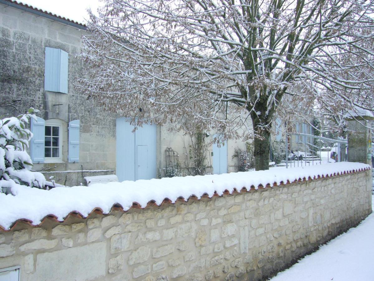 Chambres D'Hotes - Les Bujours Saint-Georges-des-Côteaux Dış mekan fotoğraf